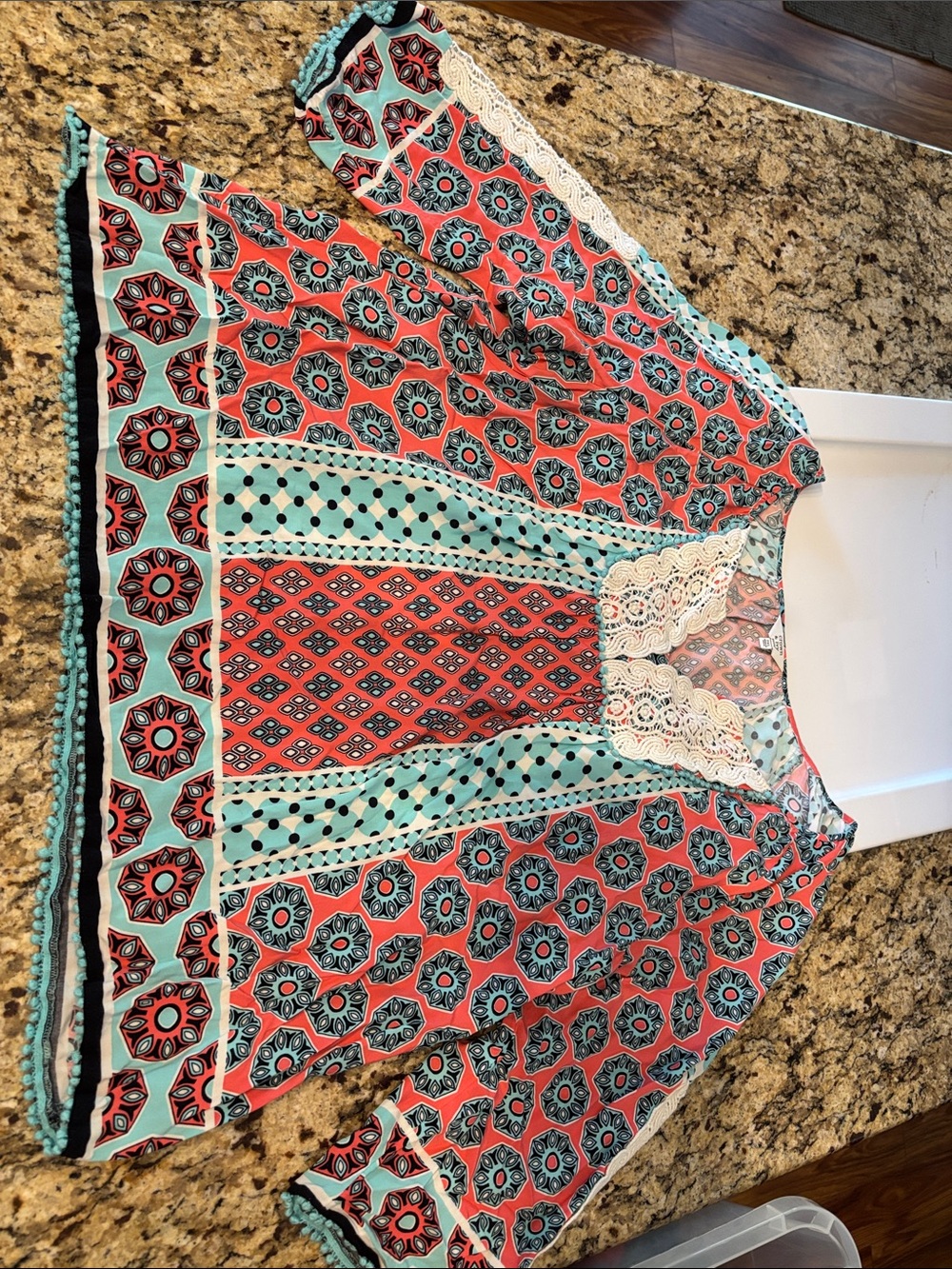 crown & ivy Coral and Aqua Mixed-Print Tunic with Lace women’s PXL